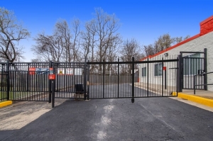 Public Storage - Elkridge - 7050 Old Waterloo Road - Photo 4
