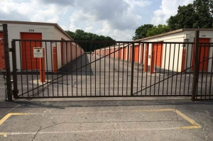 Public Storage - Indianapolis - 5505 Elmwood Ave - Photo 3