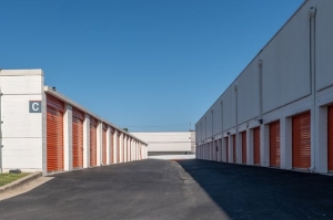 Public Storage - Baltimore - 1000 West Patapsco Ave - Photo 2