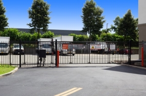 Public Storage - Syosset - 18 Jericho Turnpike - Photo 4