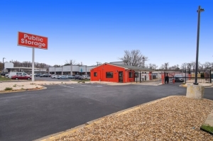 Public Storage - Suitland - 3700 Saint Barnabas Rd - Photo 1