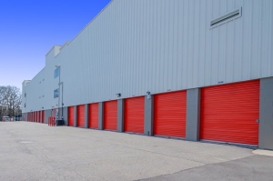 Public Storage - Bethpage - 4040 Hempstead Turnpike - Photo 2