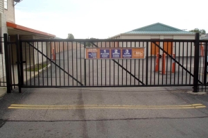 Public Storage - Mt Clemens - 111 S Groesbeck Hwy - Photo 4