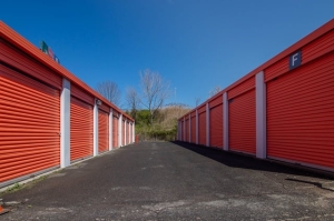 Public Storage - Hillside - 625 Glenwood Ave - Photo 2