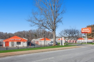 Public Storage - Charlotte - 5301 N Sharon Amity Rd - Photo 1