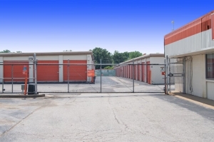 Public Storage - St Louis - 11580 Page Service Drive - Photo 4