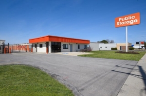 Public Storage - Bensenville - 556 North York Road - Photo 1