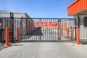 Public Storage - Bensenville - 556 North York Road - Photo 4