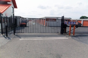 Public Storage - Apple Valley - 15075 Foliage Ave - Photo 4