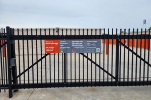 Public Storage - Indianapolis - 6910 Waterfront Drive