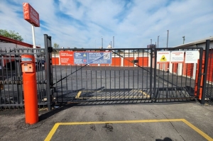 Public Storage - Chicago - 1916 N Elston Ave - Photo 4