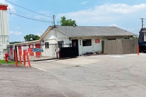 Public Storage - Nashville - 408 Welshwood Drive - Photo 1