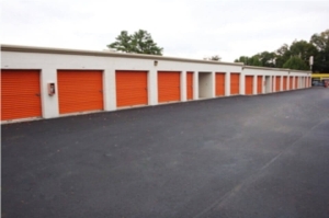 Public Storage - Memphis - 4910 Poplar Ave - Photo 2