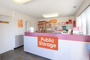 Public Storage - Darien - 1001 N Frontage Road - Photo 3