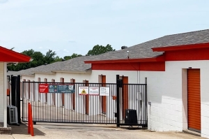 Public Storage - Oklahoma City - 4105 S May Ave - Photo 4