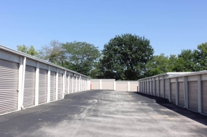 Public Storage - Overland Park - 12501 Hemlock Street - Photo 2