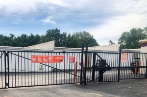 Public Storage - Saint Ann - 2956 N Lindbergh Blvd - Photo 4