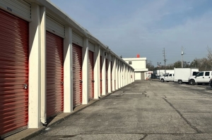 Public Storage - Hazelwood - 6030 N Lindbergh Blvd - Photo 2