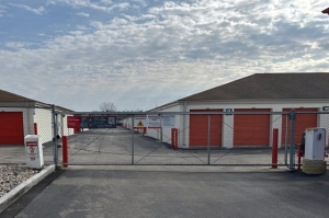 Public Storage - Waukesha - 1643 Arcadian Ave - Photo 4