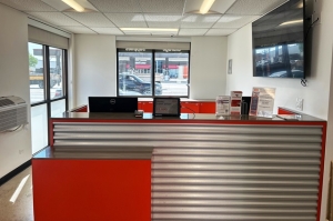 Public Storage - Chicago - 5901 S Harlem Ave - Photo 3