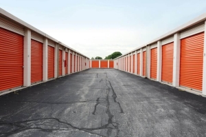Public Storage - Chicago - 5901 S Harlem Ave - Photo 2