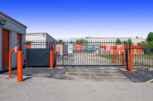 Public Storage - Schaumburg - 2400 Palmer Drive - Photo 4