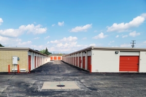 Public Storage - Schaumburg - 777 W Wise Road - Photo 2