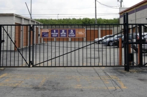 Public Storage - Chicago - 8484 S South Chicago Ave - Photo 4