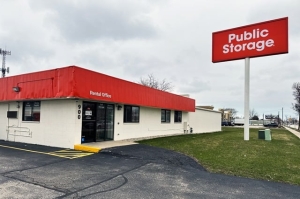 Public Storage - Milwaukee - 900 W Layton Ave - Photo 1