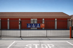 Public Storage - Denver - 6611 Leetsdale Dr - Photo 4