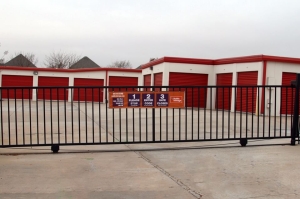 Public Storage - Edmond - 2201 NW 192nd St - Photo 4