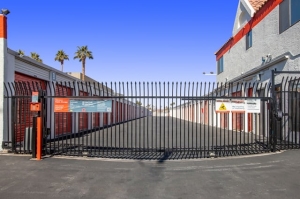 Public Storage - Las Vegas - 2830 E Desert Inn - Photo 4