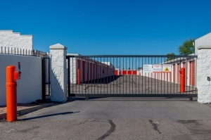 Public Storage - Tucson - 121 N Houghton Rd - Photo 4