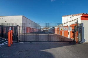 Public Storage - Las Vegas - 1400 E Tropicana Ave - Photo 4