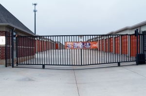 Public Storage - Moore - 905 SE 19th St - Photo 4