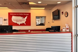 Public Storage - Lakewood - 305 S Union Blvd - Photo 3