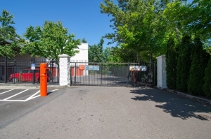 Public Storage - Portland - 10315 SW Barbur Blvd - Photo 4
