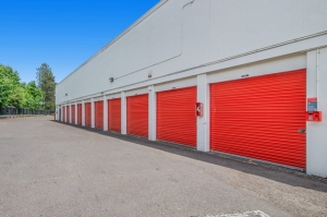 Public Storage - Portland - 1921 N Gantenbein Ave - Photo 2