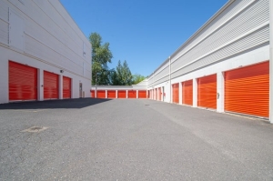 Public Storage - Portland - 8437 SW Barbur Blvd - Photo 2