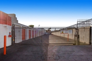Public Storage - Las Vegas - 4425 S Eastern Ave - Photo 4