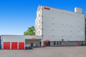 Public Storage - Portland - 1620 NE Sandy Blvd
