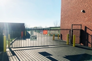 Public Storage - Fishers - 13720 E 118th St - Photo 4