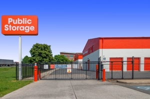 Public Storage - Fairfax - 8523 Lee Hwy - Photo 4
