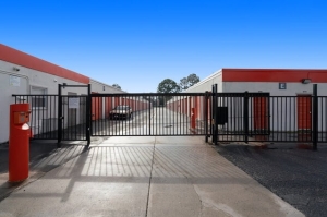 Public Storage - Hampton - 1205 W Pembroke Ave - Photo 4