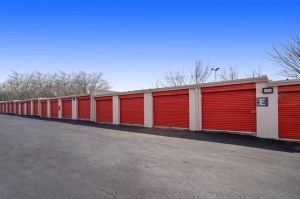 Public Storage - Hyattsville - 4318 Kenilworth Ave - Photo 2