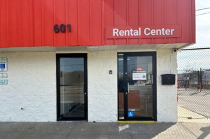 Public Storage - Springfield - 601 W Leffel Lane