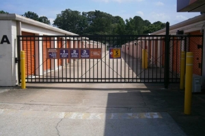 Public Storage - Virginia Beach - 5529 Virginia Beach Blvd - Photo 4