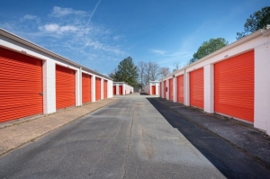 Public Storage - Yorktown - 7430 George Washington Memorial Hwy - Photo 2