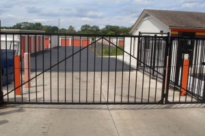 Public Storage - Farmington - 34050 W 9 Mile Road - Photo 4