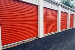 Public Storage - Farmington - 34050 W 9 Mile Road - Photo 2